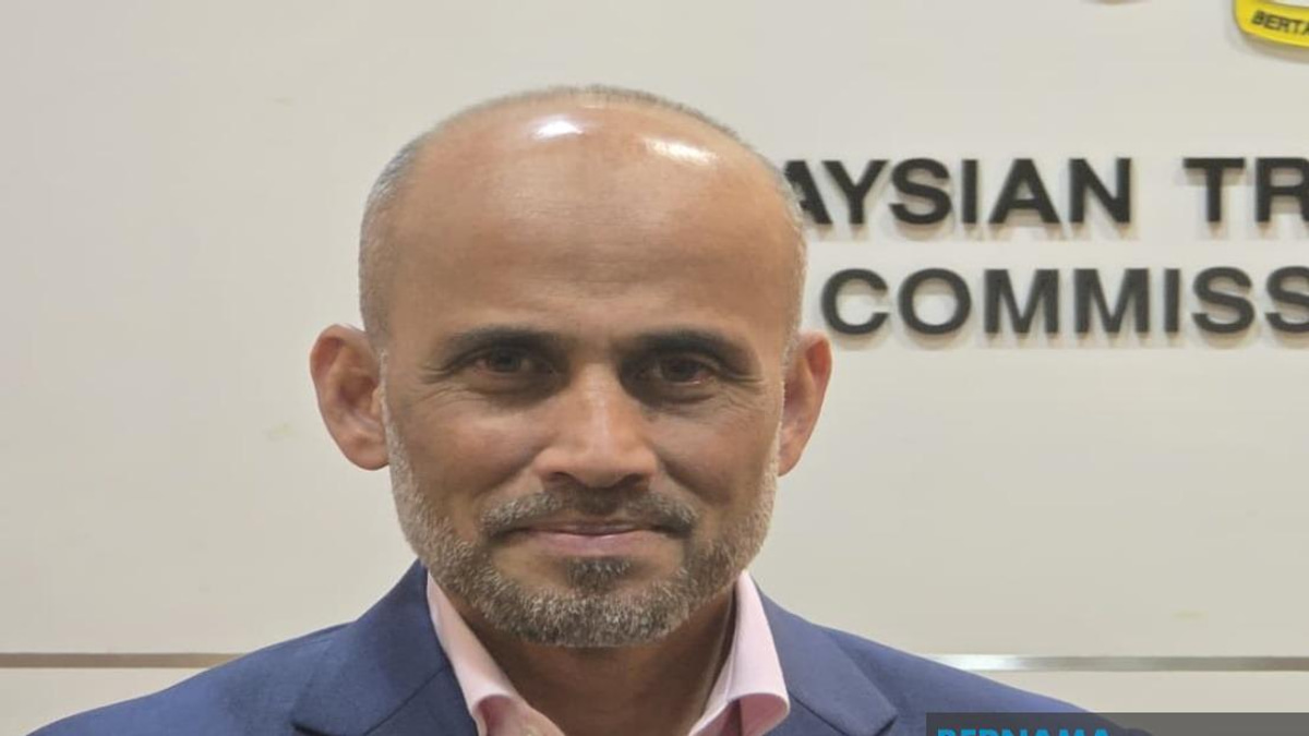 Malaysia-Singapore Ties Strengthen as Azfar Hands Over Baton