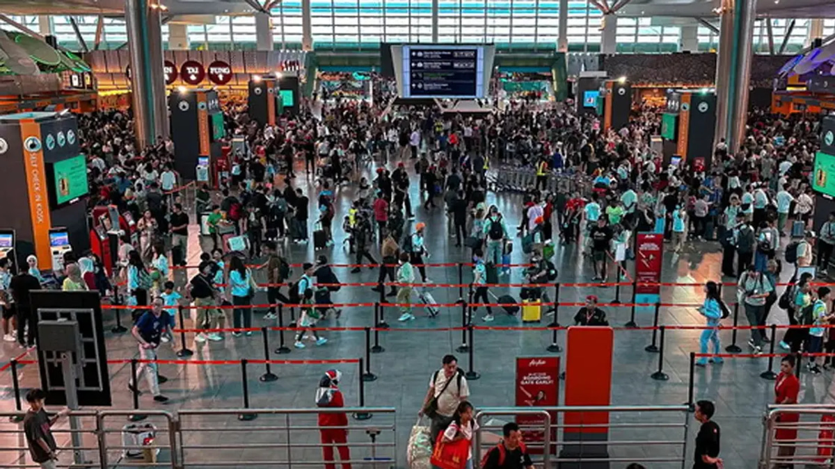 Border Agency Launches Investigation Into Allegations of KLIA2 Officer Receiving Illegal Payment