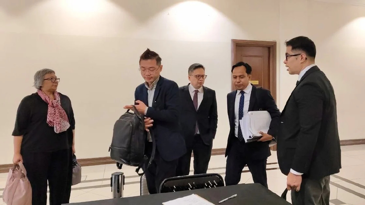 Zara Qairina Mahathir's Journal Reveals No Estrangement From Mother, Court Told