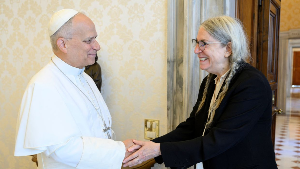 Patti Smith Meets Pope Leo XIV at Vatican, Finds Common Ground with Fellow Chicago Native