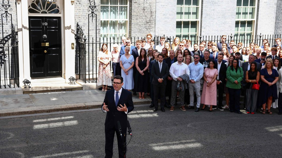 British Voters Weary as Andy Burnham Becomes Seventh Prime Minister in Ten Years