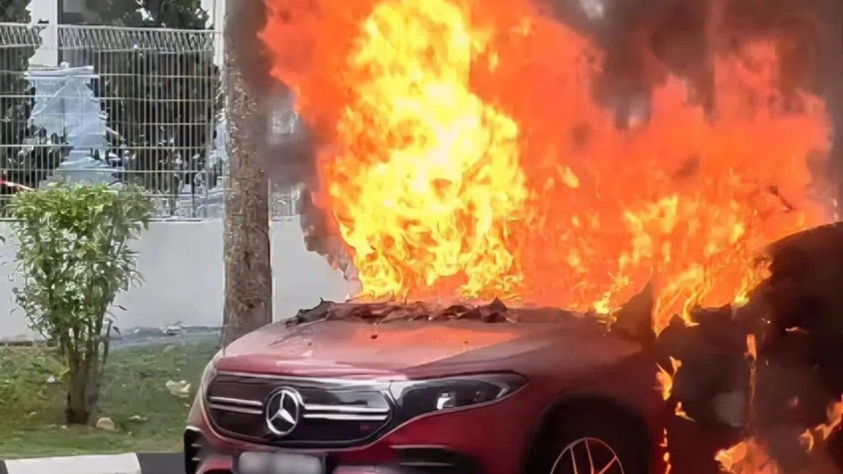 Electric Vehicle Fire at Woodlands HDB Carpark Raises Safety Concerns