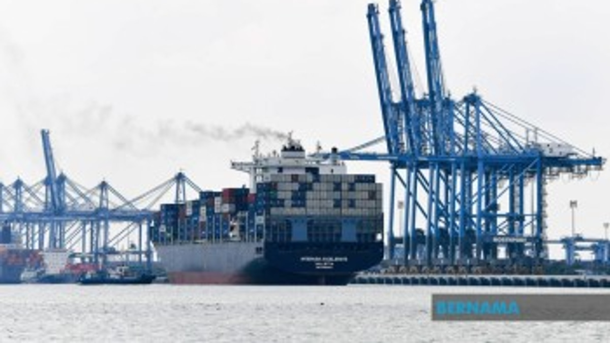Malaysia's Export Growth Forecast Upgraded To 21.7% For 2026 On Tech Strength
