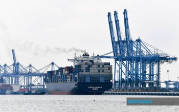 Malaysia's Export Growth Forecast Upgraded To 21.7% For 2026 On Tech Strength