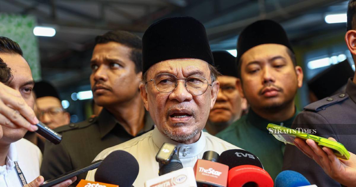 Only King Can Revoke Azam Baki's NFCC Board Position, Says Anwar