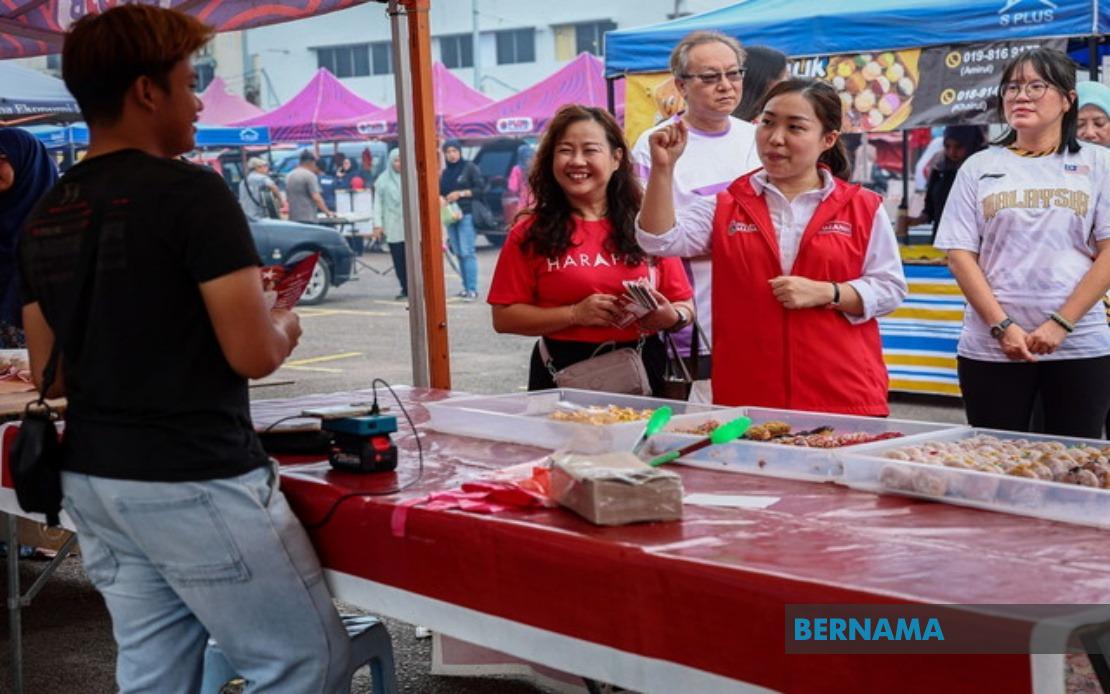 Chu Poh Yee Pitches Infrastructure and Economic Growth in Mengkibol Campaign