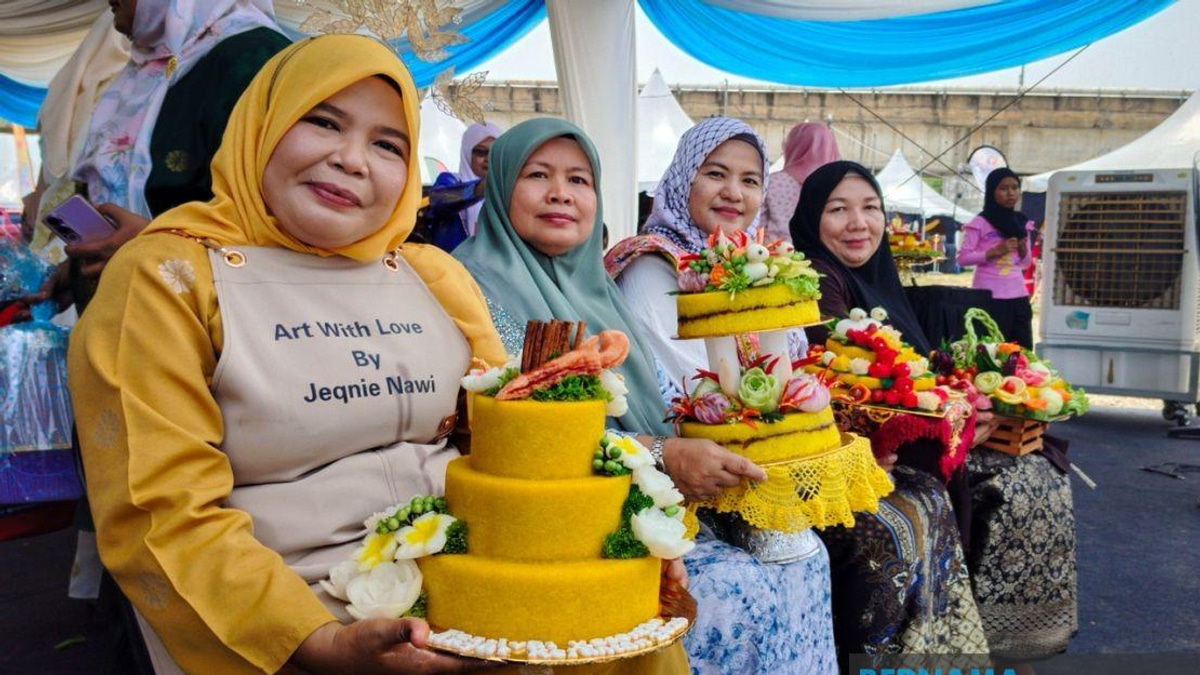From Resort Career to Kitchen Success: Kelantan Woman Builds Thriving Pulut Kuning Business