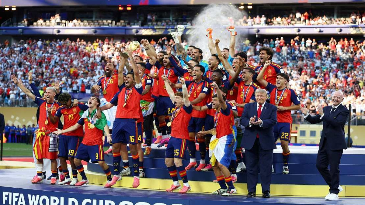 Spain Returns Home to Celebrate Historic World Cup Victory