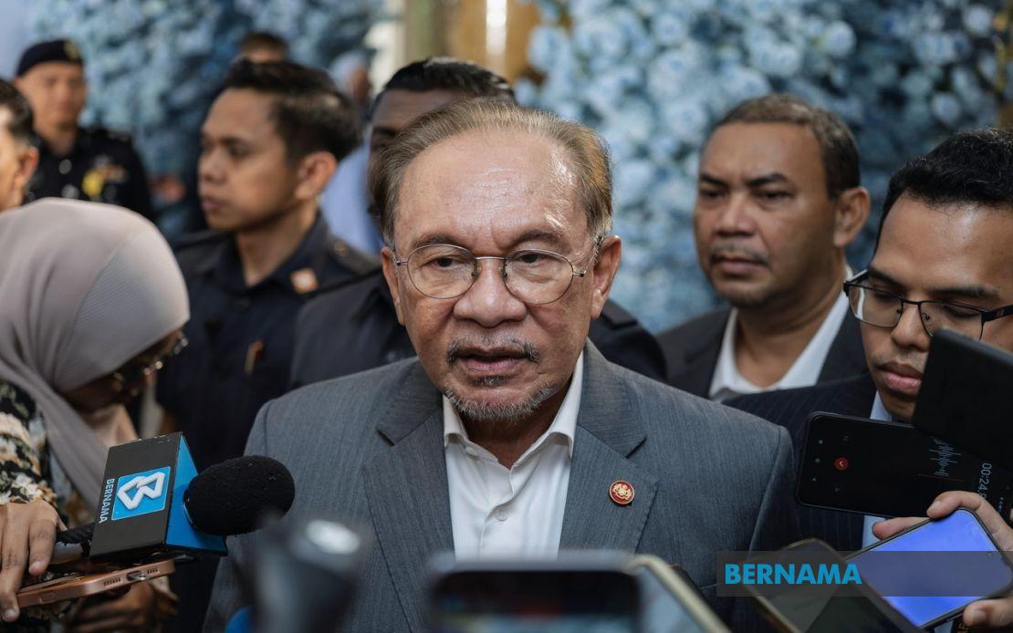 Anwar Awaits Briefing on Four DAP Melaka Assemblymen's Exit from State Government