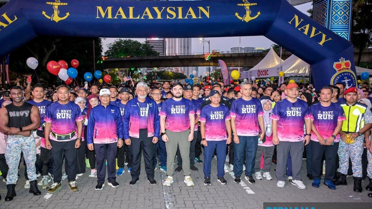 Raja Muda Of Selangor Leads Record Navy Run 2026 With 15,000 Participants