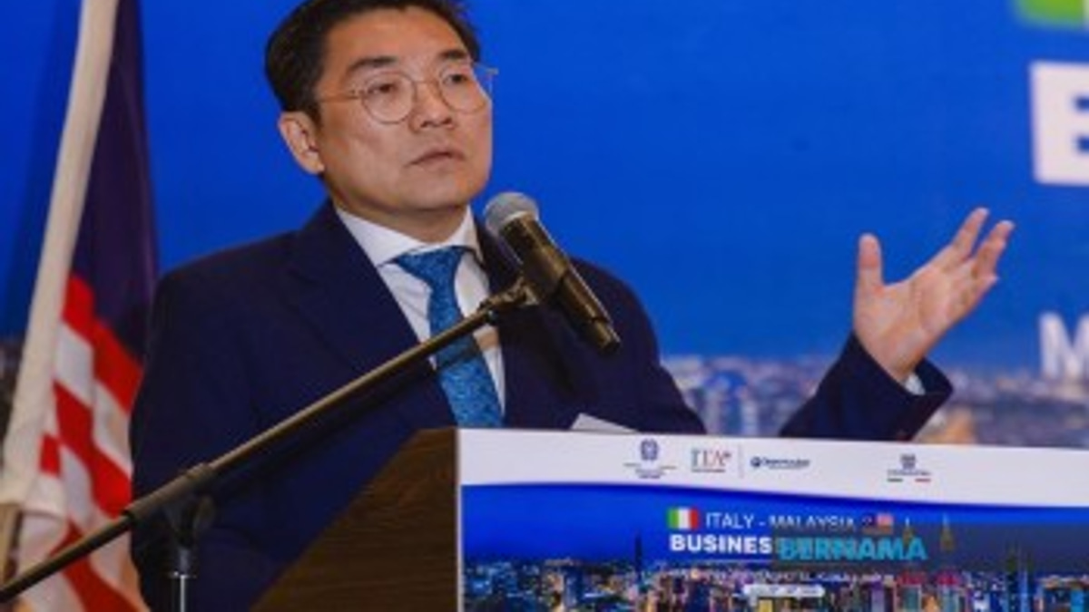 Malaysia and EU Push Forward on Trade Pact, Aiming for 2027 Deal