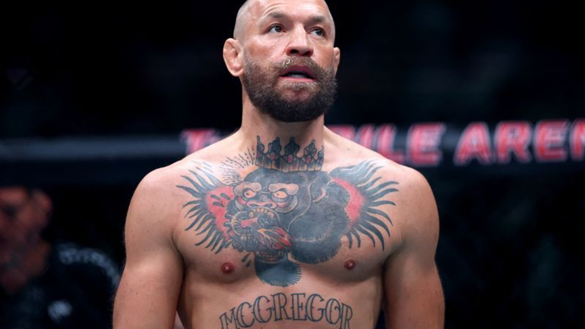 McGregor's UFC Comeback Ends in Seconds as Knee Injury Derails Las Vegas Return