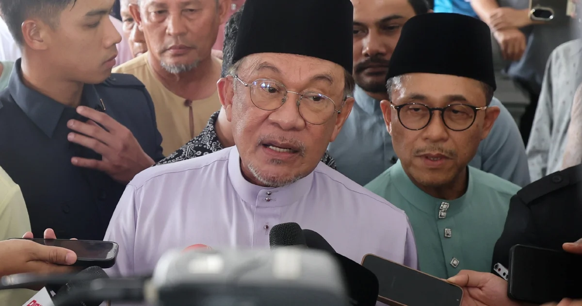 Anwar directs local councils to slash bureaucracy and accelerate project approvals