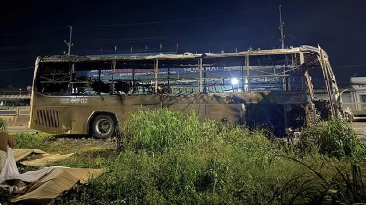 Seven dead as sleeper bus engulfed in flames on Vietnam highway