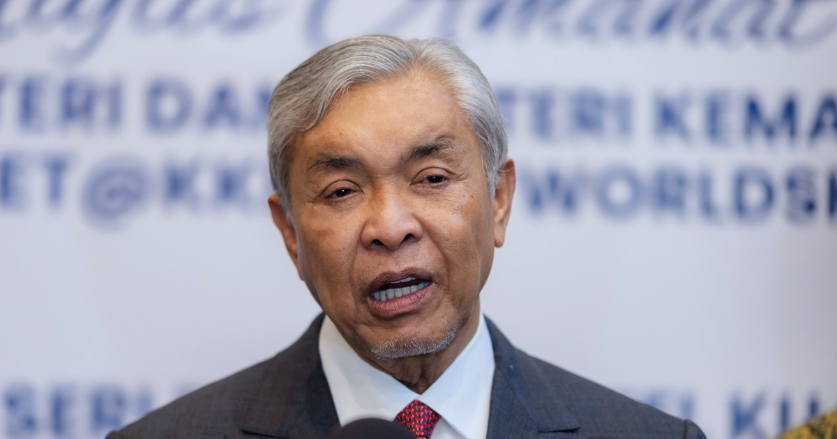 Zahid Endorses Review of Immigration Service Scheme Following Prolonged Officers' Request