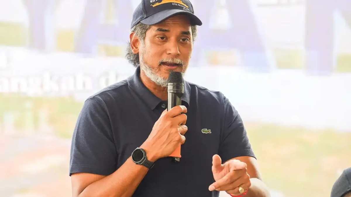 Khairy Accuses PH of Recycling BN Policies in Latest Campaign Salvo