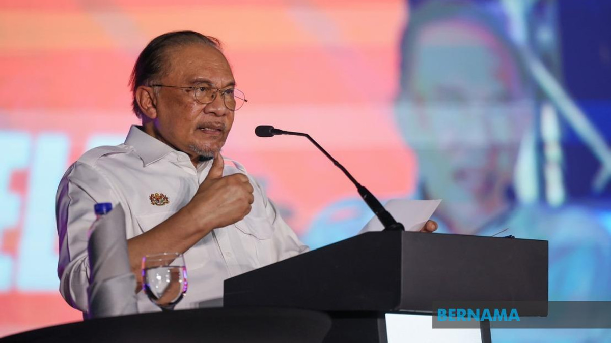 Anwar Calls on FELDA Leadership to Strengthen Governance and Learn from Past Failures