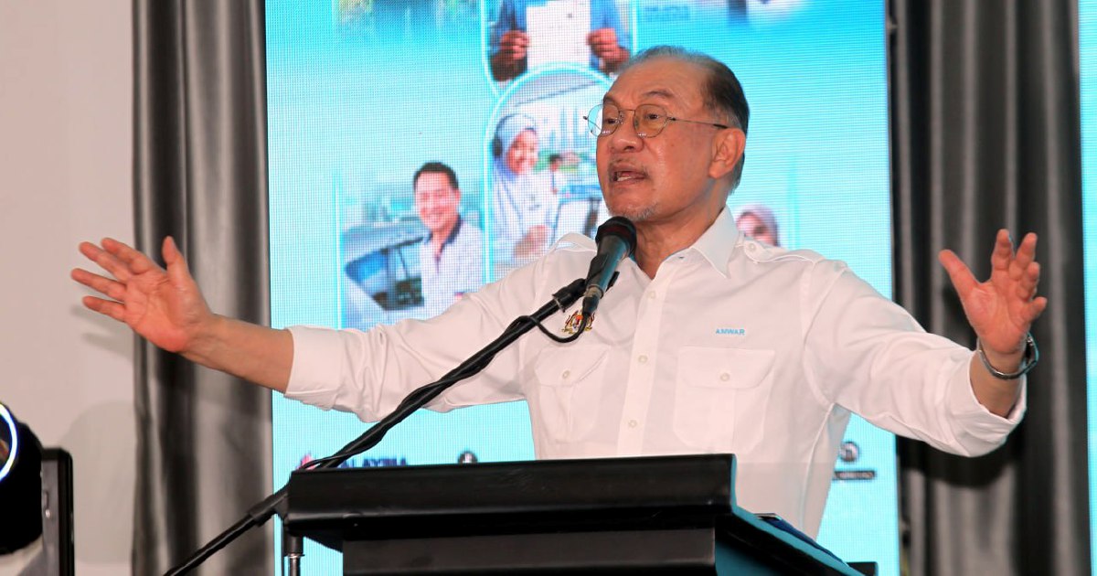 Anwar Pledges RM15.3 Million to Strengthen Perak's Religious and Islamic Boarding Schools