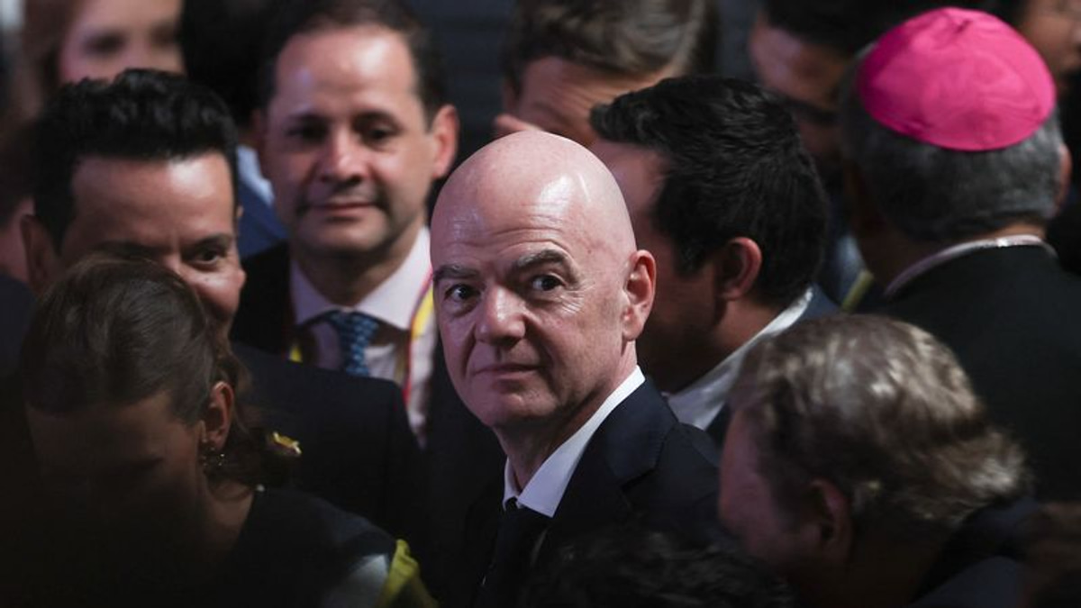 FIFA's Regional Power Blocs Weigh No-Confidence Vote to Unseat Infantino Over World Cup Privatisation Row