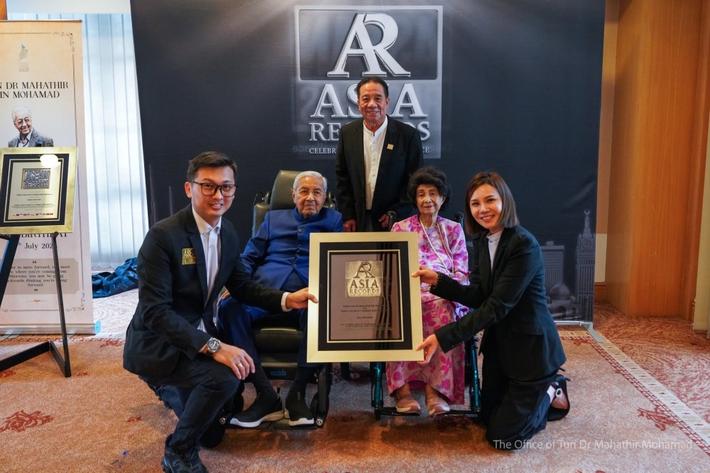 Dr Mahathir and Dr Siti Hasmah Enter Centenarian Club with Three Guinness World Records