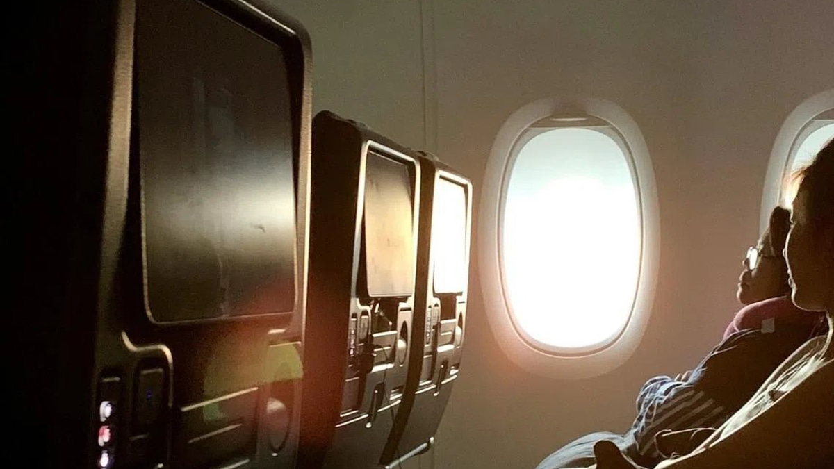 South Korean Teen Petitions Government Over Unfiltered In-Flight Movie Content