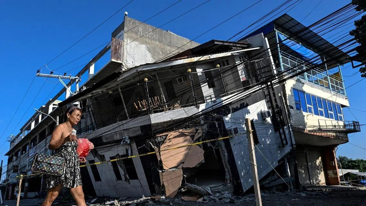 Philippines Earthquake Reshapes Coast, Leaving Communities Displaced and Fearful