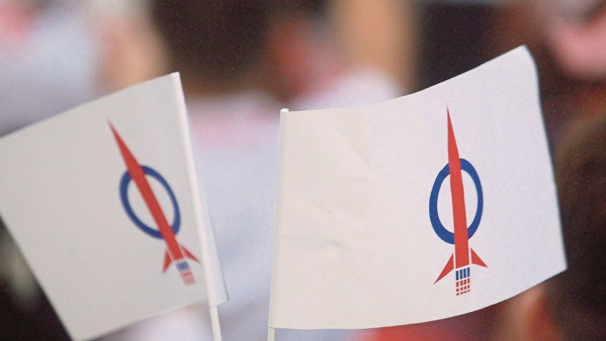 DAP's August Congress Vote to Become Crucial Test of Anwar's Coalition Stability