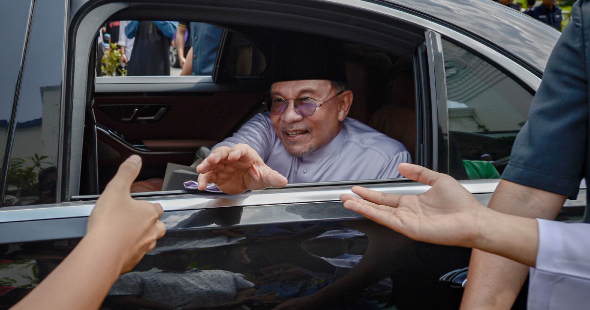 Anwar campaigns in Negri Sembilan to strengthen Pakatan Harapan's election drive