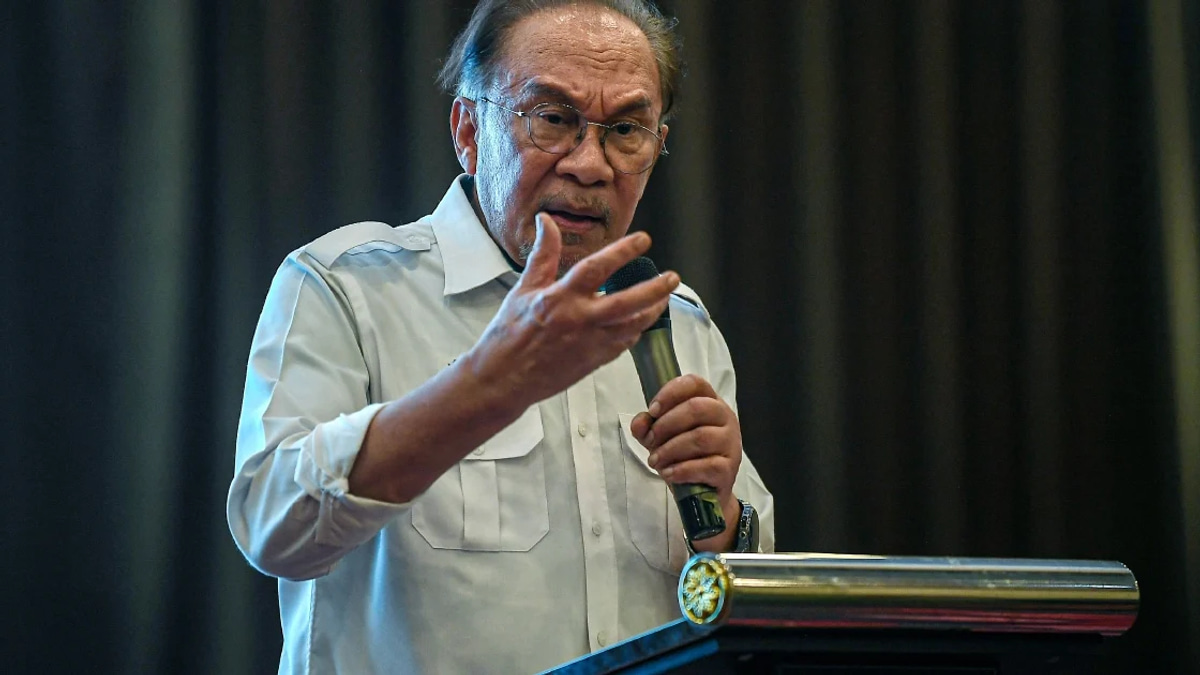 Federal Government Bears Burden of Felda's RM1 Billion Annual Debt Crisis