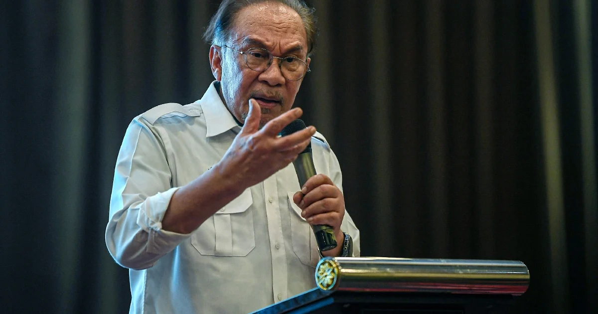 Federal Government Bears Burden of Felda's RM1 Billion Annual Debt Crisis