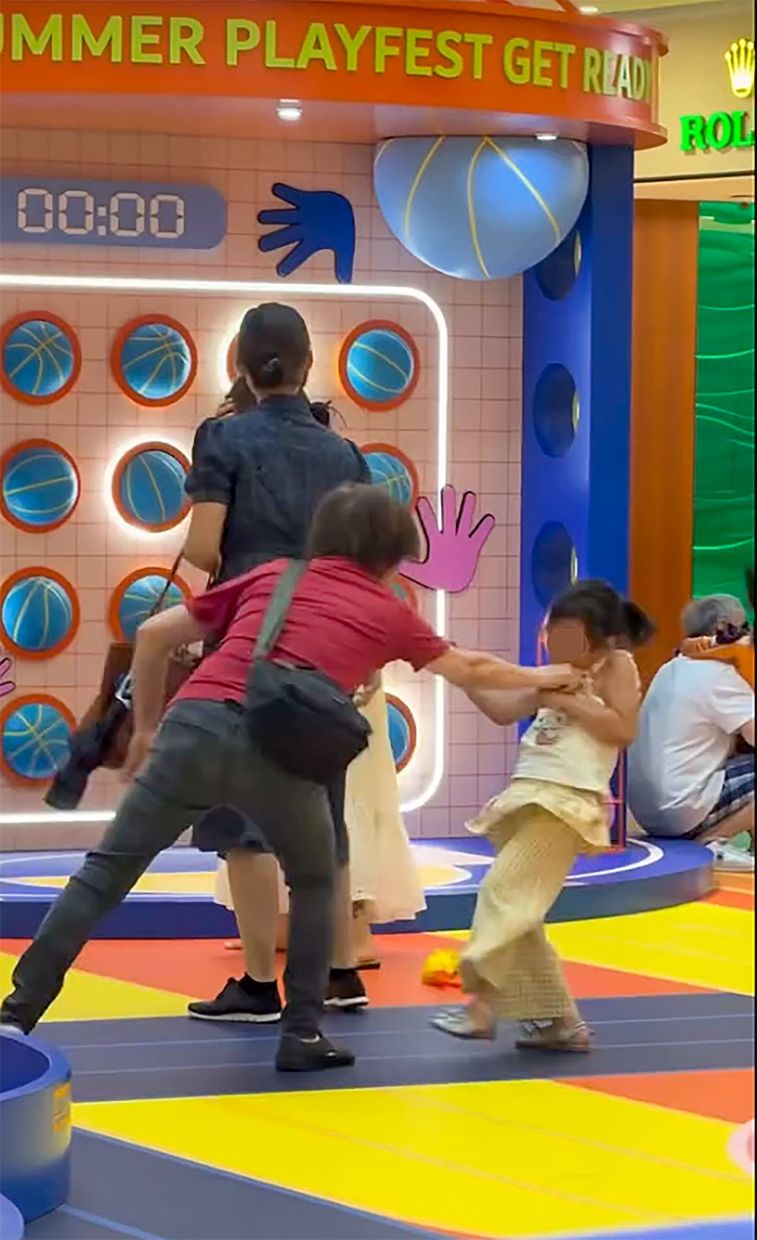 Hong Kong shopping mall assault: elderly woman arrested after confrontation with child