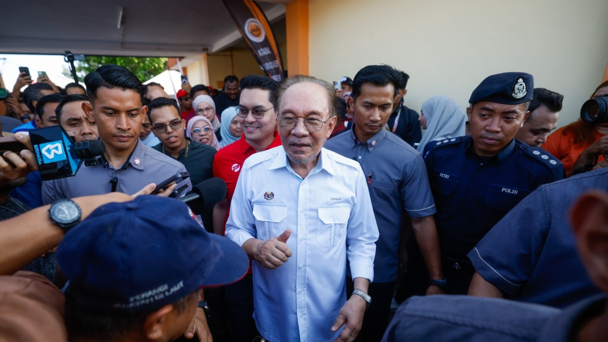 PM Anwar Ibrahim undergoes successful elective surgery; placed under close medical supervision