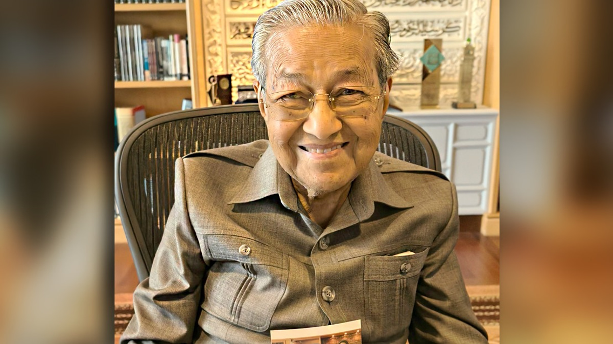 Cabinet Ministers Celebrate Dr Mahathir's 101st Birthday Milestone