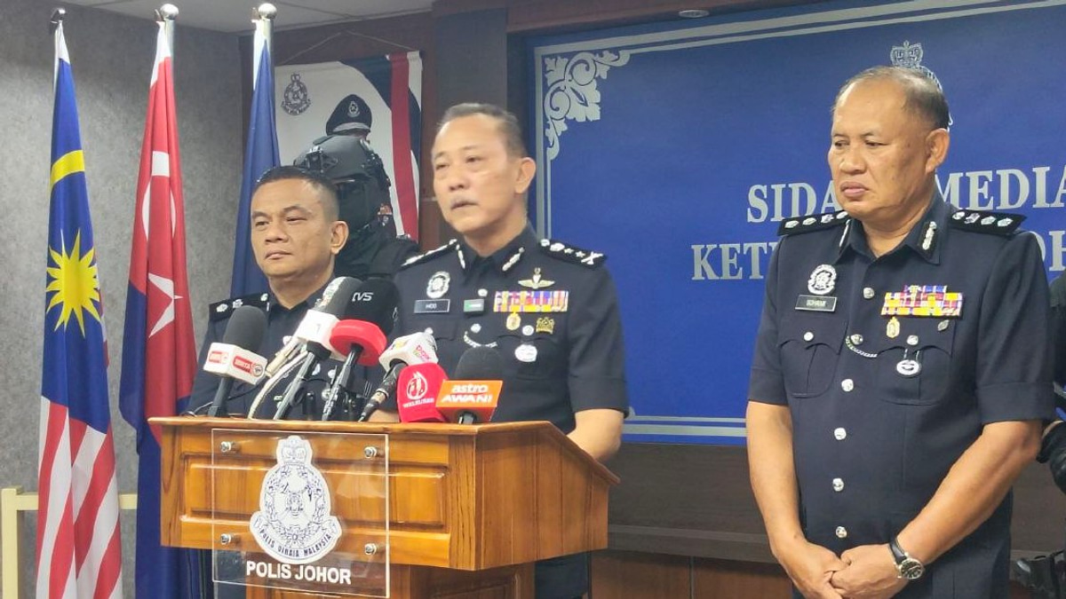 Five detained over display of inverted national and Johor flags