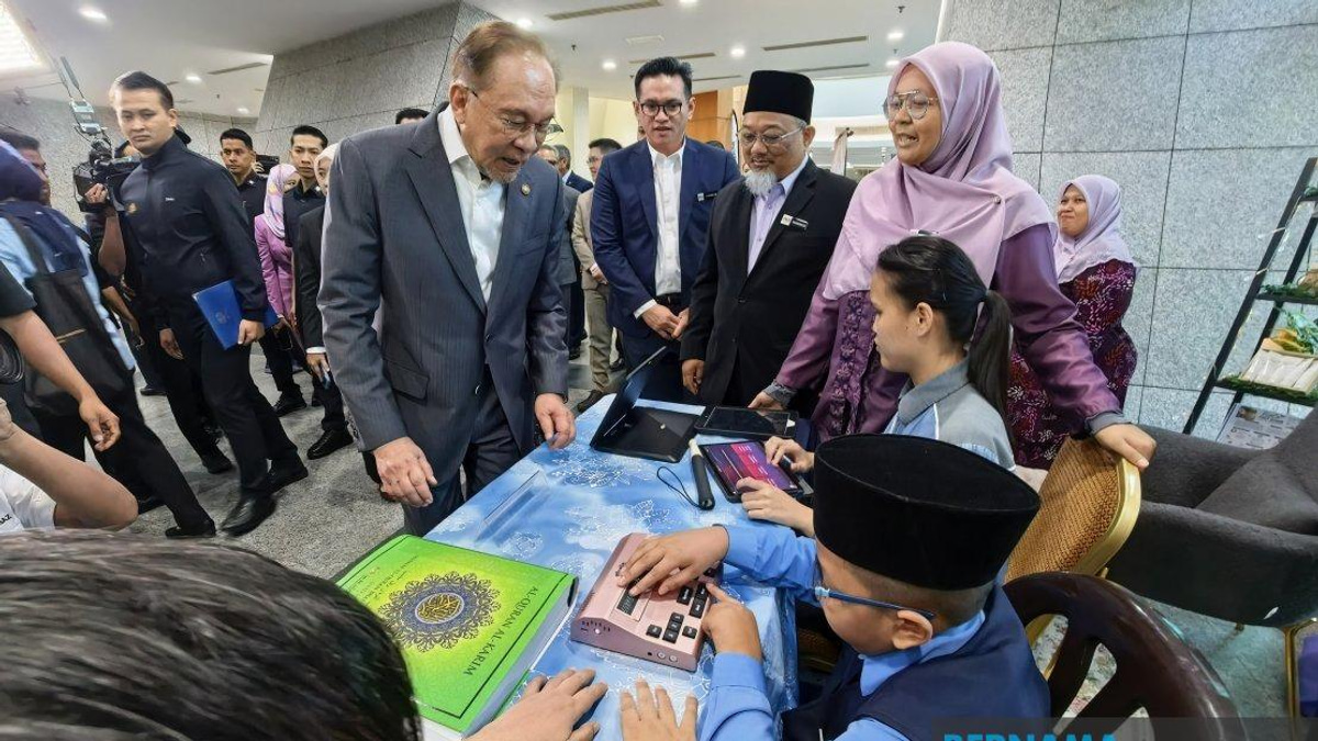 MADANI Government Deepens Commitment to Teacher Welfare and Education Reform