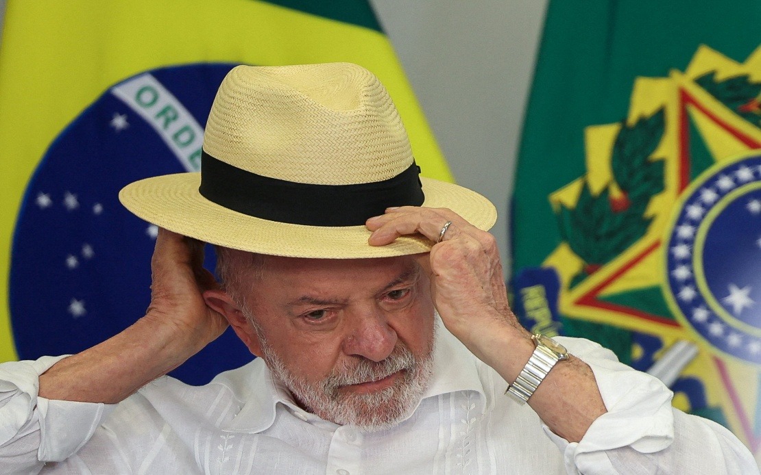 Lula Maintains Slender Edge Over Bolsonaro Son in Brazil's Tightening Presidential Race