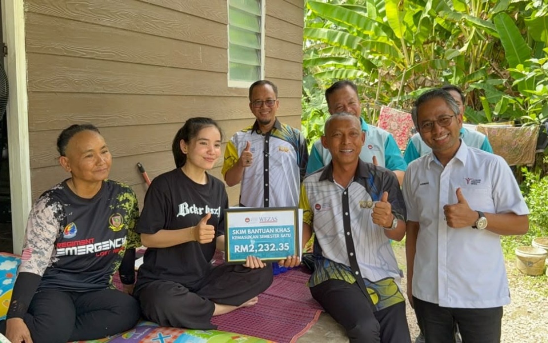 UPSI Removes Financial Barriers for Three Outstanding Students Pursuing Higher Education