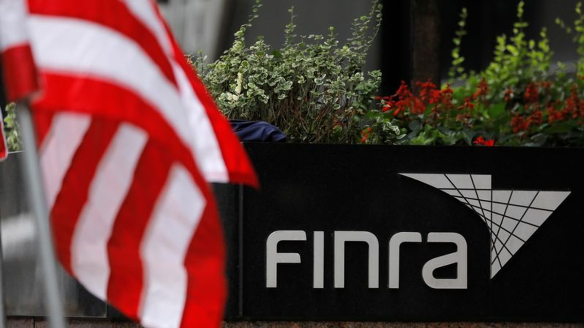 Top US Financial Regulator Exits FINRA to Lead Compliance at AI-Powered Fintech Dealmaker