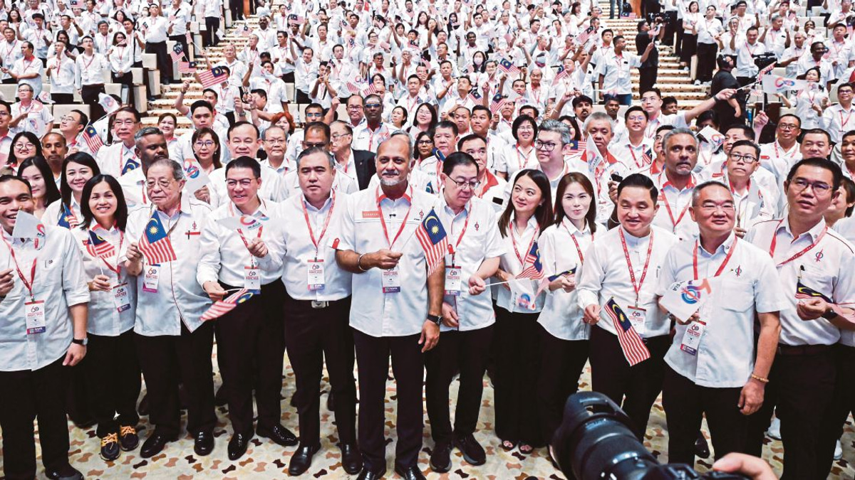 DAP Pressures Anwar With Year-End Deadline for Major Institutional Reforms