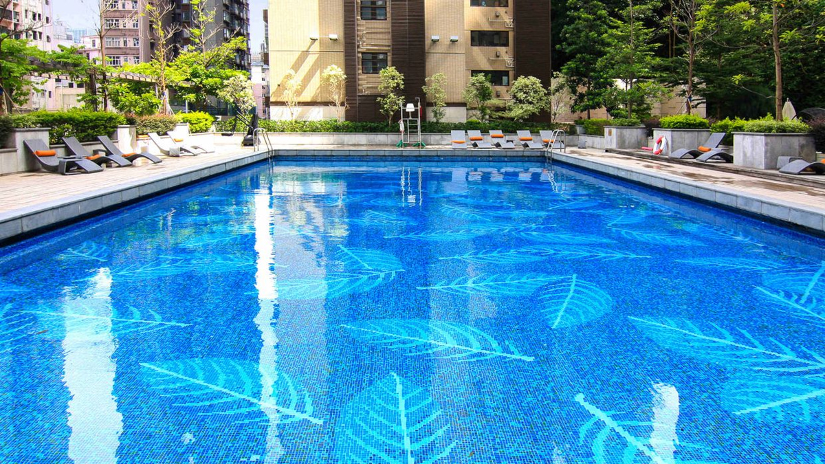 Hong Kong Pool Shuts After Lifeguard's Credentials Fail Verification