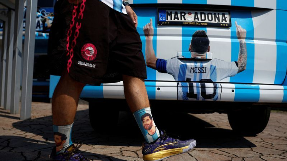 Argentine Dreams in the Czech Heartland: One Devoted Fan's Unwavering Passion