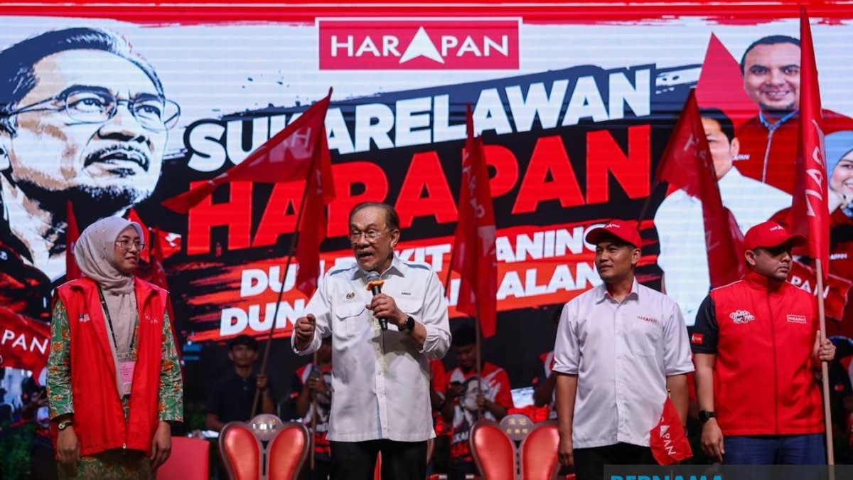 Johor Election Offers Youth Chance to Build Future Beyond Racial Division, Says Anwar