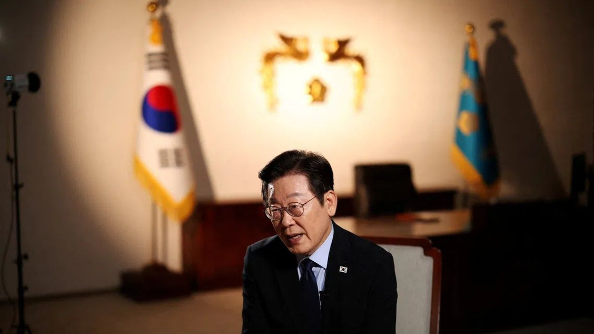 South Korea's Lee backs four-year presidency with re-election rights in proposed constitutional overhaul