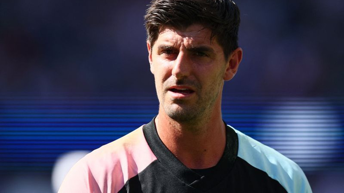 Courtois welcomes Van Bommel as Belgium coach, hints at conditional international future