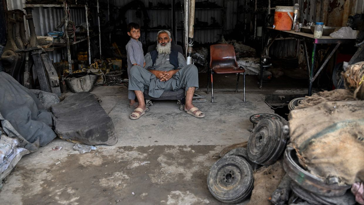 Afghan Border Conflicts Cripple Vehicle Parts Trade, Threatening Thousands of Livelihoods