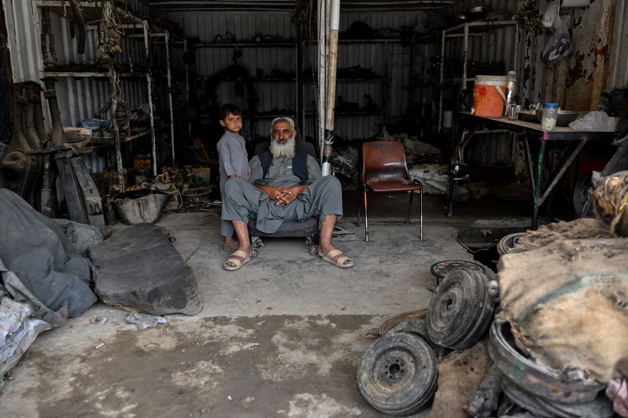Afghan Border Conflicts Cripple Vehicle Parts Trade, Threatening Thousands of Livelihoods