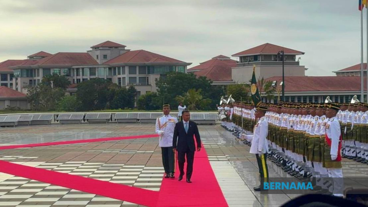 Bangladesh PM Tarique Rahman Accorded Official Welcome in Putrajaya