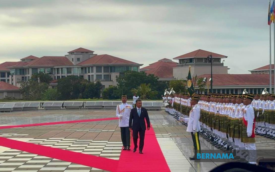 Bangladesh PM Tarique Rahman Accorded Official Welcome in Putrajaya