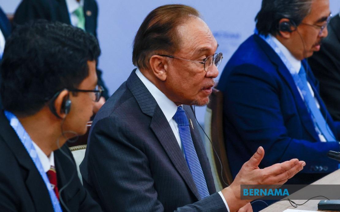 Anwar Praises Russia's Principled Stance on Gaza and Iran