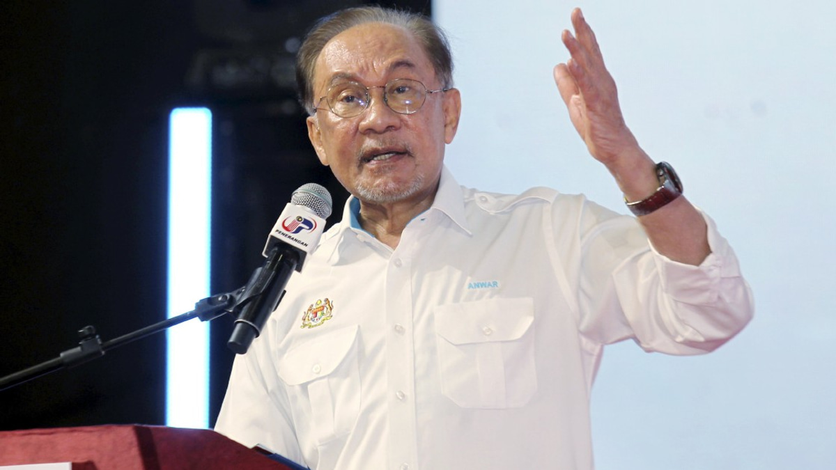 MACC Should Probe eFishery Investment Deal, Says Anwar Despite Early Findings